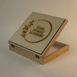 cutie-gravata-dragostea-acopera-totul-spate